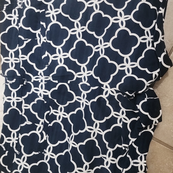 Crown & Ivy Navy and White Shorts - Picture 3 of 3